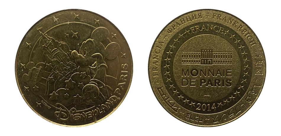 Disneyland Paris - Les deux châteaux - Mickey sorcier