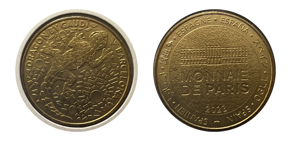 Barcelona - Dragon by Gaudi - Le Toit Dragon