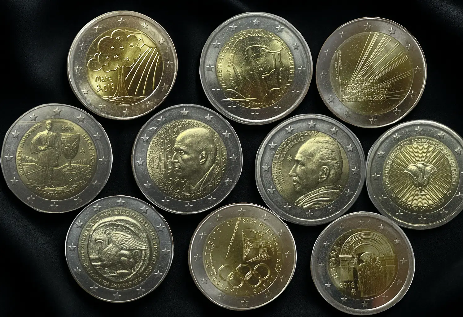 Variedad de diseños de monedas conmemorativas de 2 euros